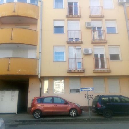 Ivana Center Novi Sad Extérieur photo