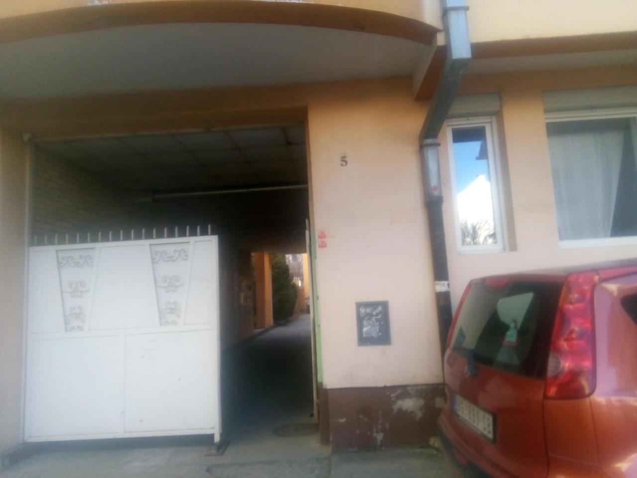 Ivana Center Novi Sad Extérieur photo